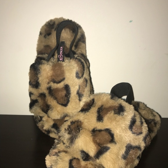 Little girls faux fur leopard slides size 11/12c - Picture 3 of 3